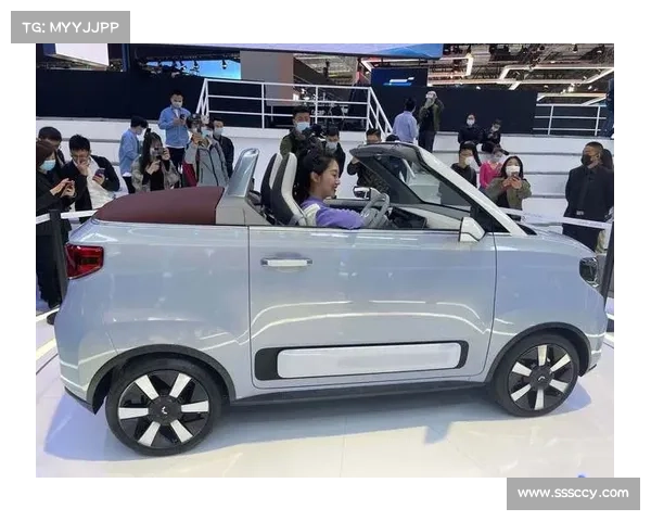 五菱宏光MINI推出敞篷版 计划明年量产 五菱宏光MINI推出敞篷版 计划明年量产